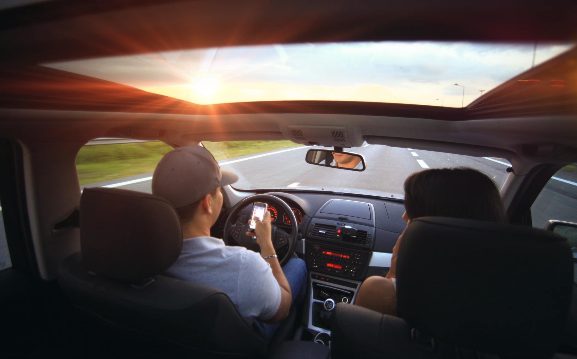 تأجير السيارات